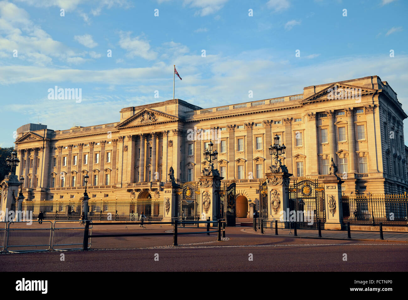 Le palais de Buckingham dans la matinée à Londres. Banque D'Images