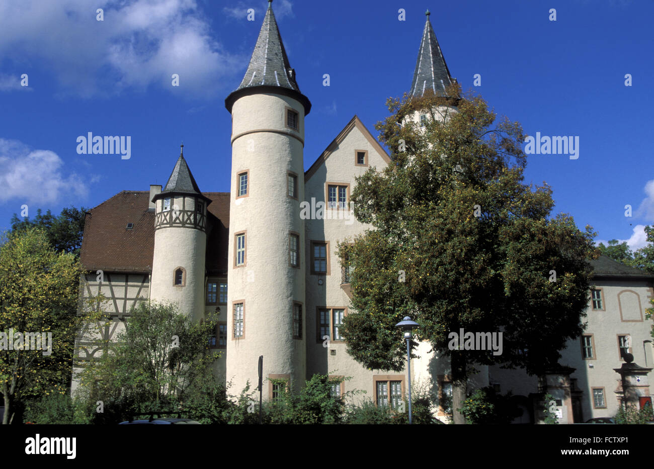 DEU, Allemagne, Bavière, Lohr sur la rivière Main, le château. DEU, Deutschland, Bayern Lohr am Main, Das Schloss. Banque D'Images
