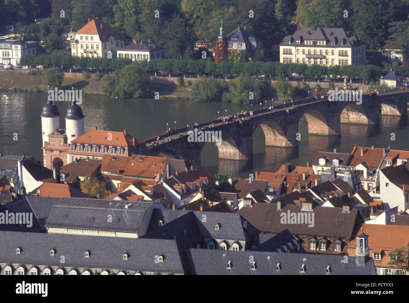 DEU, Allemagne, Heidelberg, vue du château de la rivière Neckar et le Vieux Pont. DEU, Deutschland, Heidelberg, Blick vom Banque D'Images