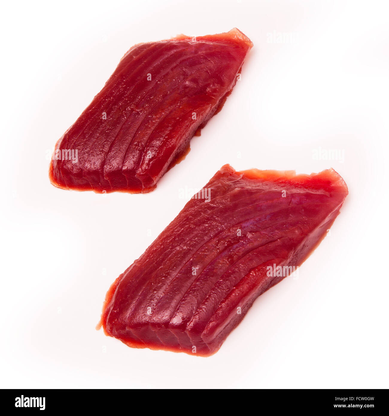 Darnes de thon albacore (thunnus albacares) isolated on a white background studio. Banque D'Images