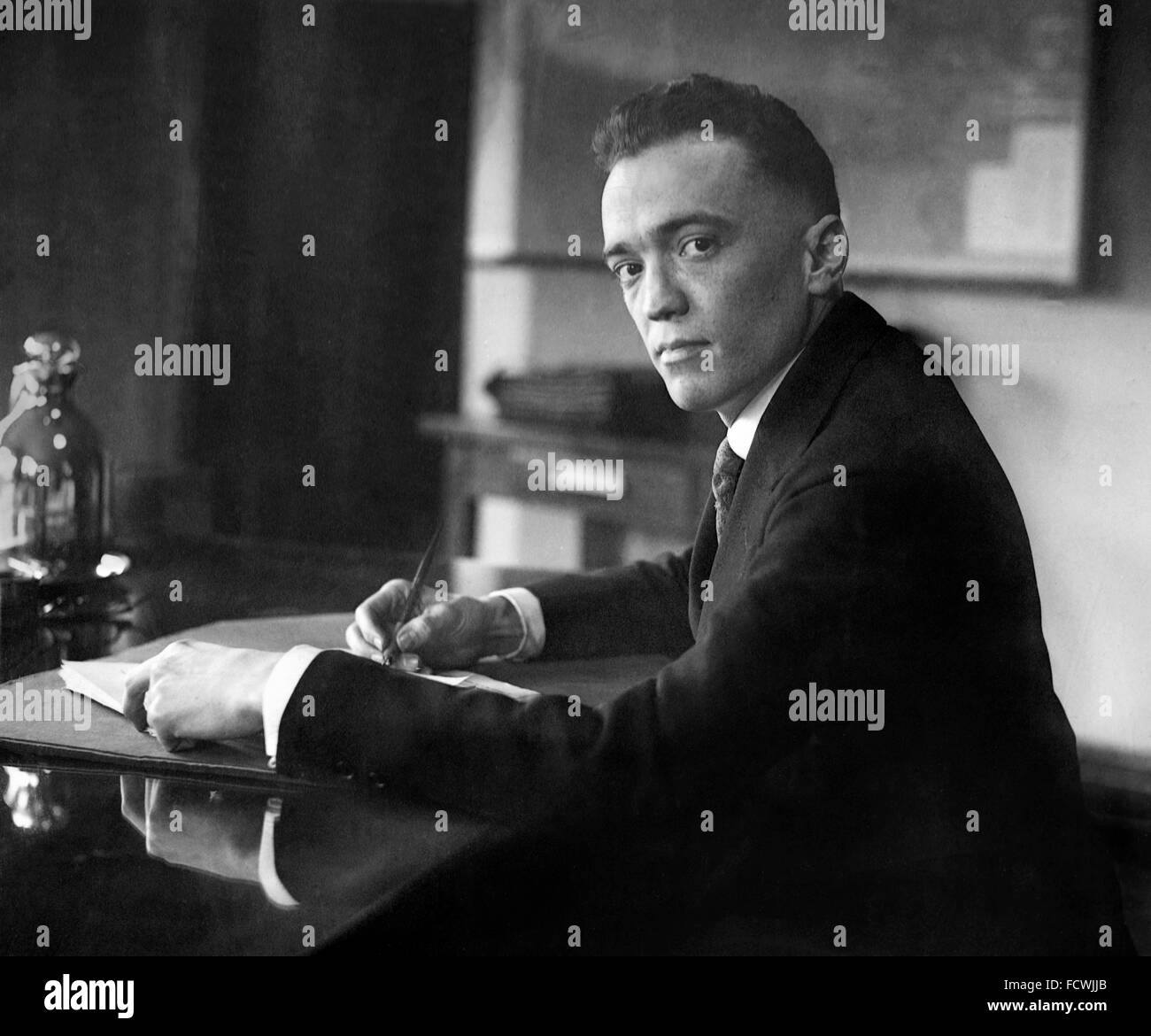 J. Edgar Hoover, le premier directeur du Federal Bureau of Investigation (FBI) des Etats-Unis, décembre 1924. Quand cette photo a été prise, il n'avait que 29 ans et Directeur du Bureau d'enquête, précurseur de l'IBF. Banque D'Images