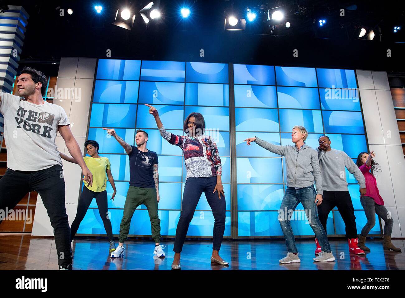 La Première Dame Michelle Obama en répétition pour une danse avant le 'The Ellen DeGeneres Show' la promotion de la "Let's Move !" 12 mars 2015 à Burbank, CA. Banque D'Images