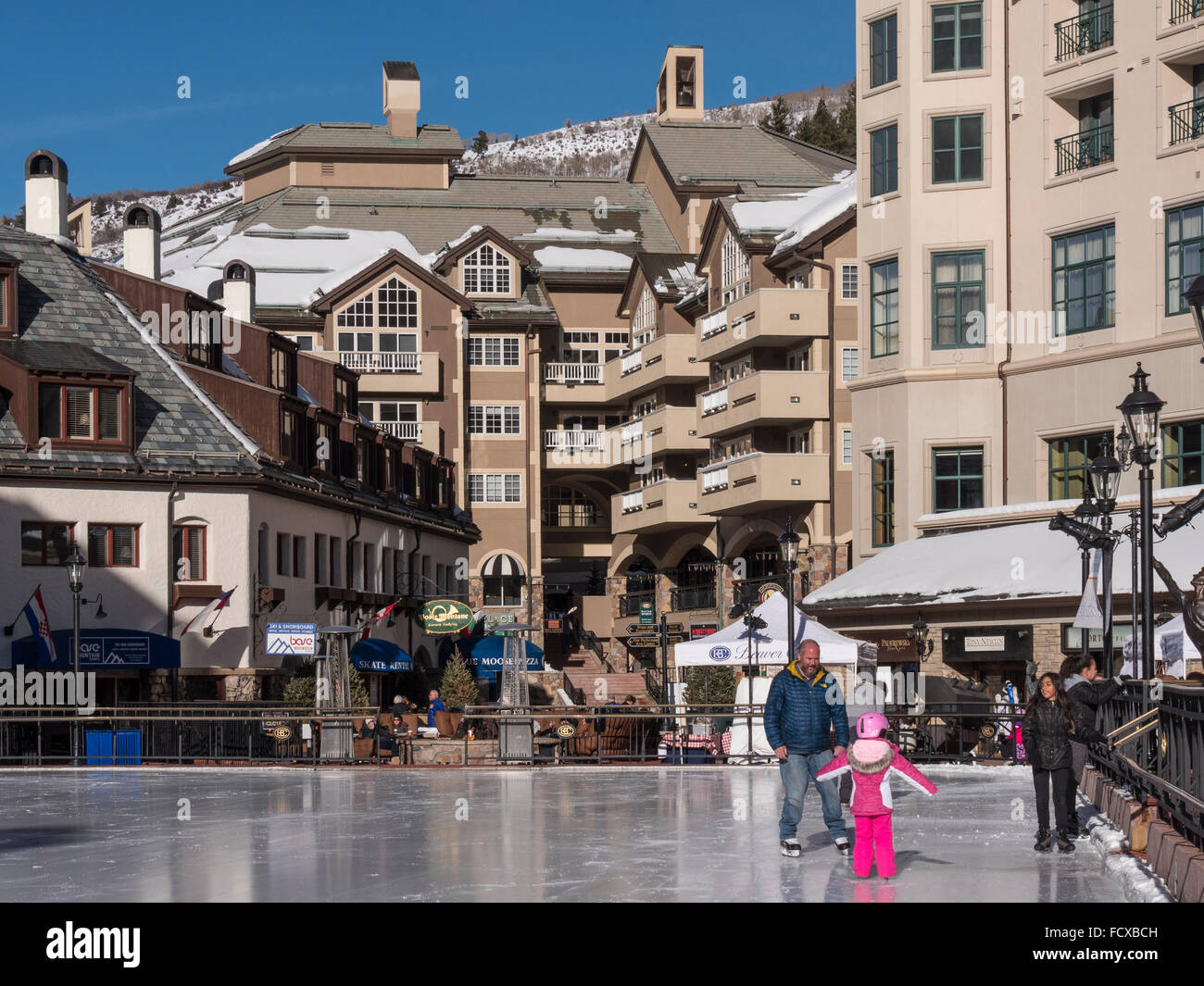 Patinoire, Village de Beaver Creek, Beaver Creek Ski Resort, Avon, Colorado. Banque D'Images