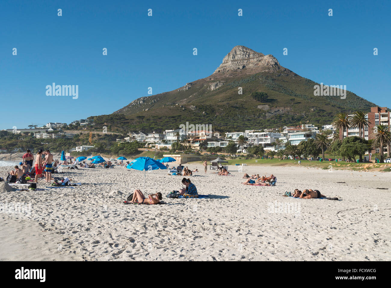 La plage de Camps Bay, Camps Bay, Cape Town, ville du Cap municipalité, province de Western Cape, Afrique du Sud Banque D'Images