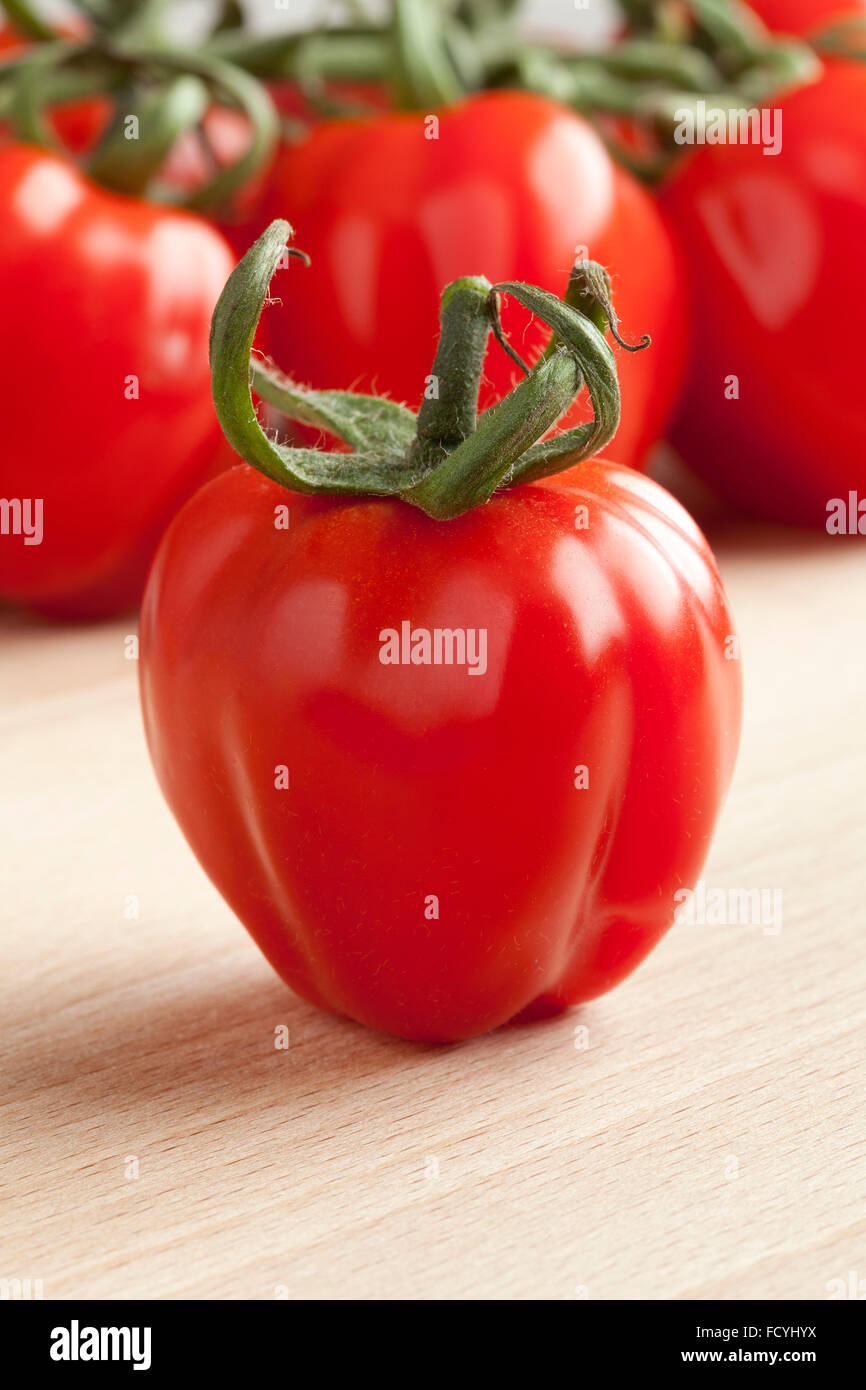 Tomate rouge frais close up Banque D'Images