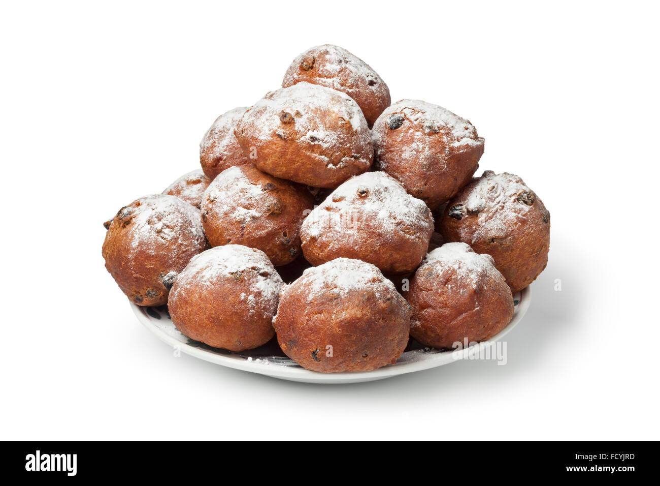 Tas de beignets frits sucrés ou oliebollen sur fond blanc Banque D'Images