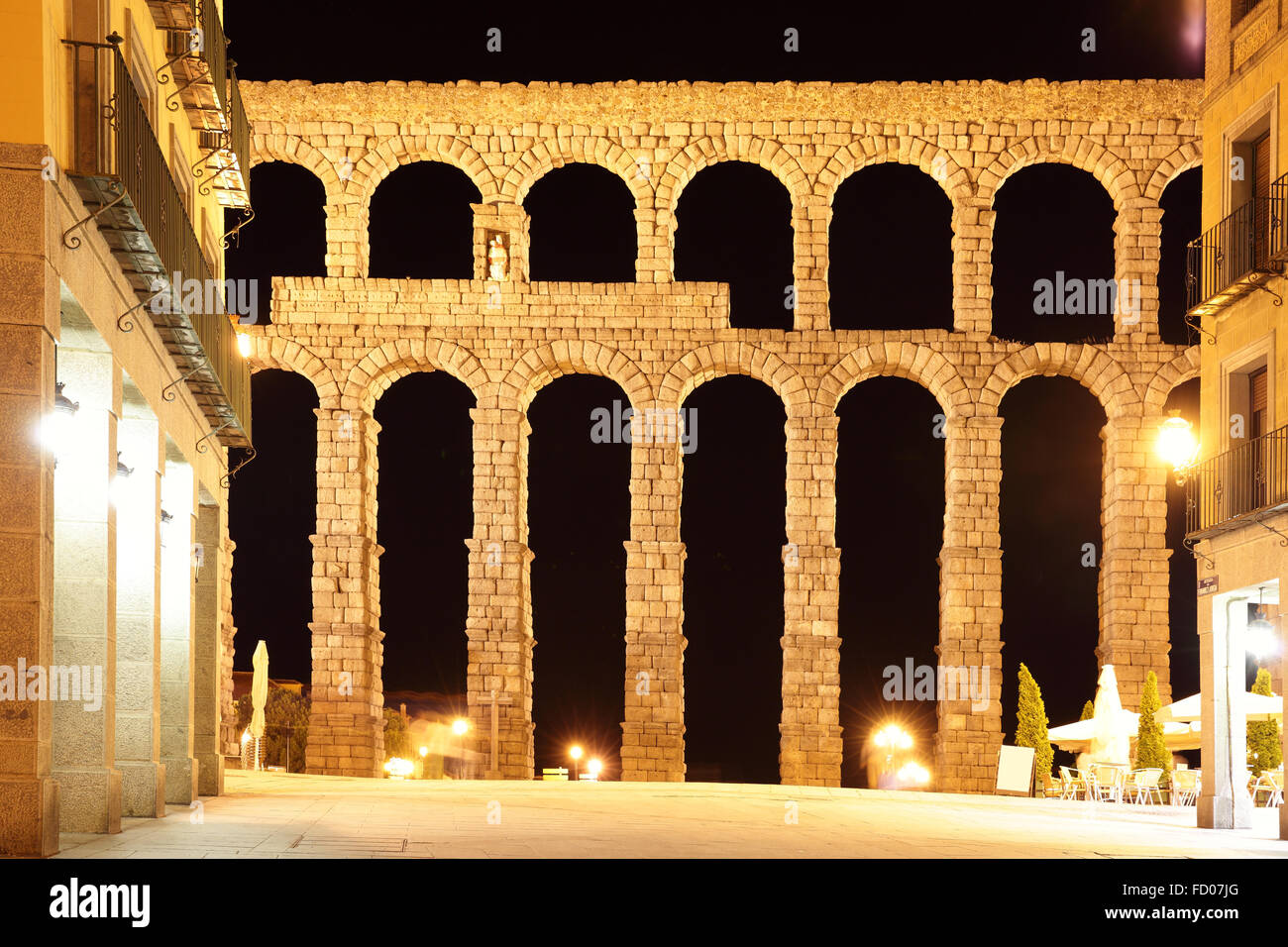 Ancien aqueduc romain à Ségovie la nuit, Espagne Banque D'Images