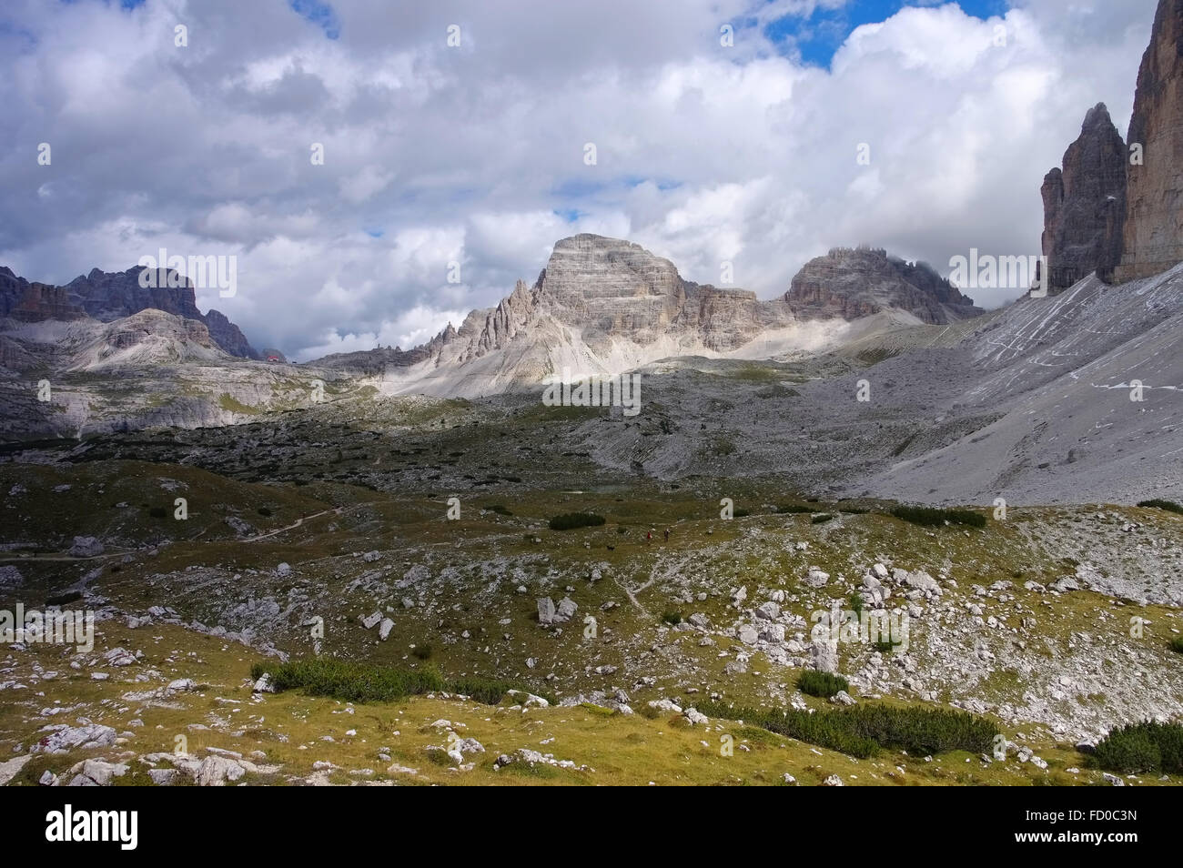 Trois hut crénelée in den Dolomiten - Tre Cime di Lavaredo dans les Dolomites club alpin hut Banque D'Images