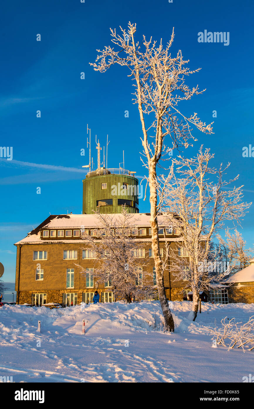 'Kahler Asten' plus haute montagne en Rhénanie du Nord-Westphalie, Allemagne, hiver, paysage enneigé, 'Gerald' station météo Banque D'Images