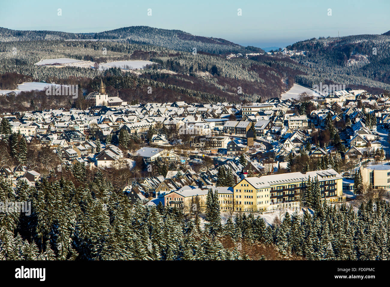 Winterberg, sport d'hiver située dans le Sauerland, Rhénanie du Nord-Westphalie, Allemagne, Banque D'Images