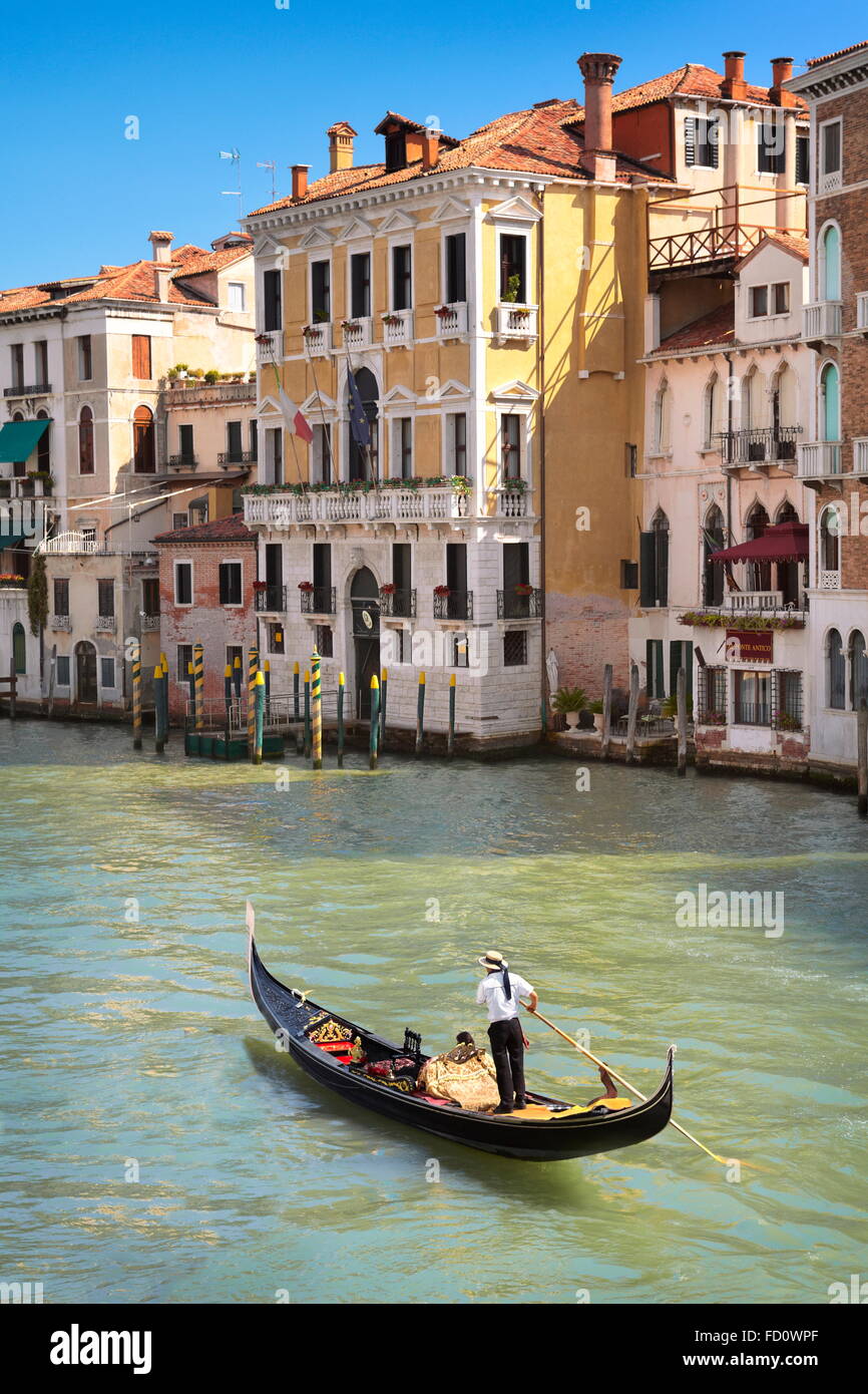 Gondole sur le Grand Canal, Venise, Vénétie, Italie, l'UNESCO Banque D'Images
