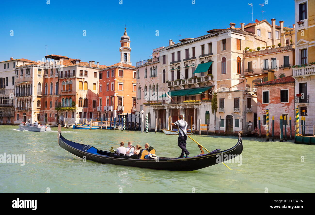 Gondole sur le Grand Canal, Venise, Vénétie, Italie, l'UNESCO Banque D'Images