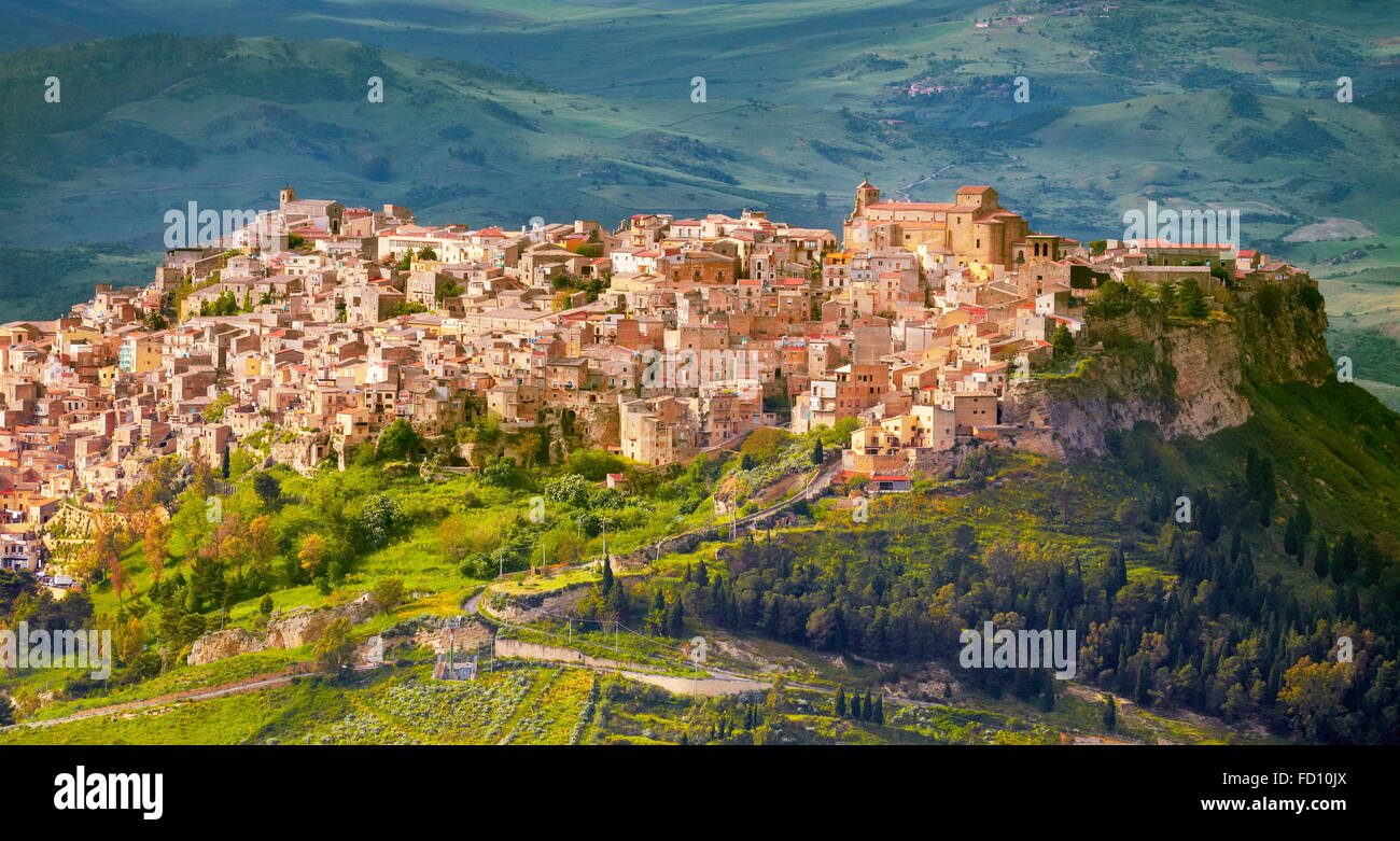 Sicily Island - vue aérienne de Enna à Calascibetta, Italie Banque D'Images