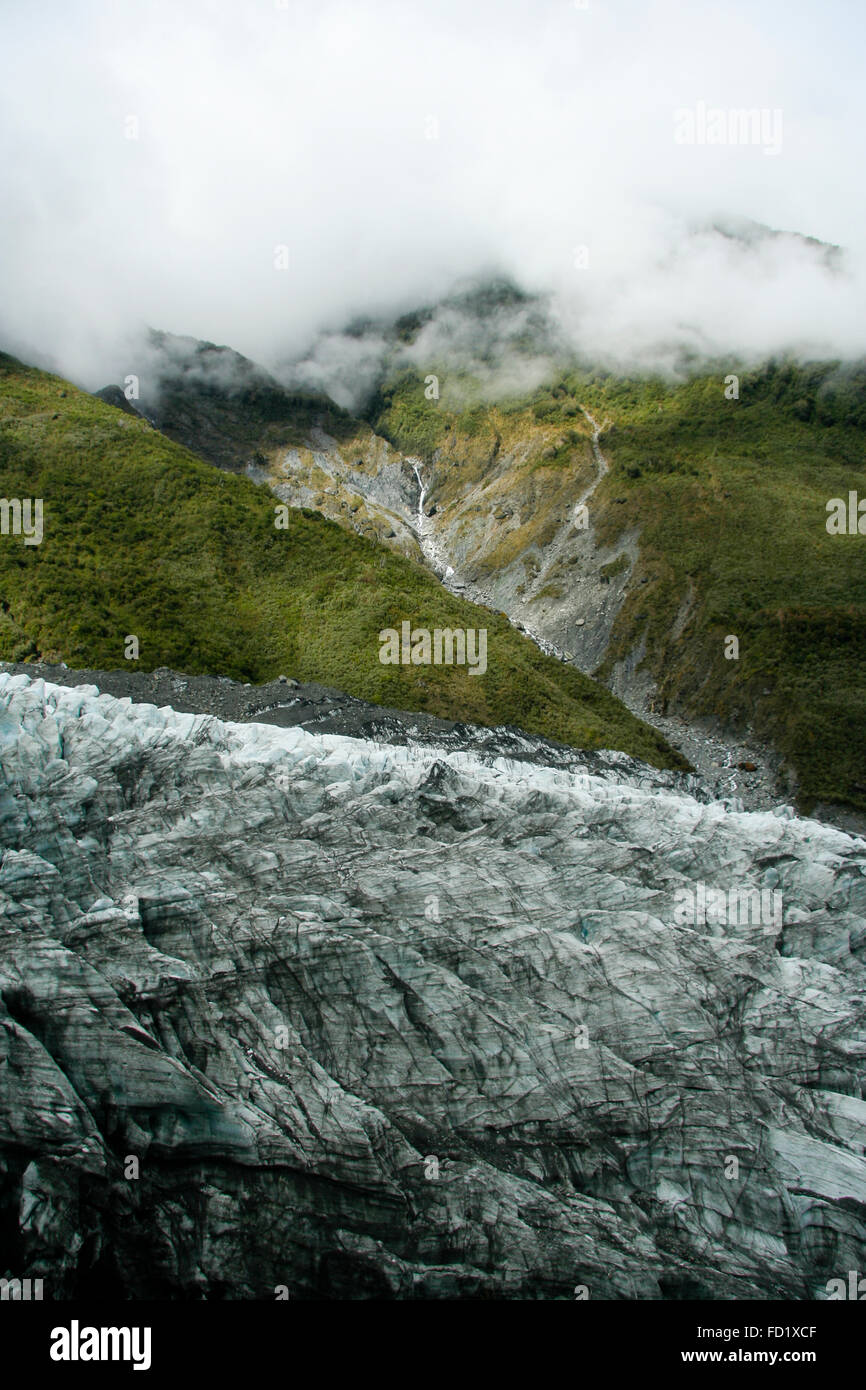 Glacier Franz Josef, Nouvelle-Zélande. Glacier avec colline en arrière-plan. Banque D'Images