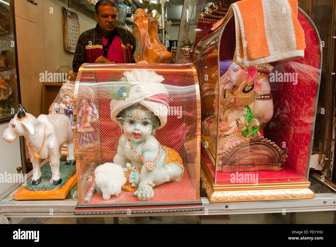 Une boutique à Chadni Chowk, Old Delhi, la vente d'images de culte hindou Banque D'Images