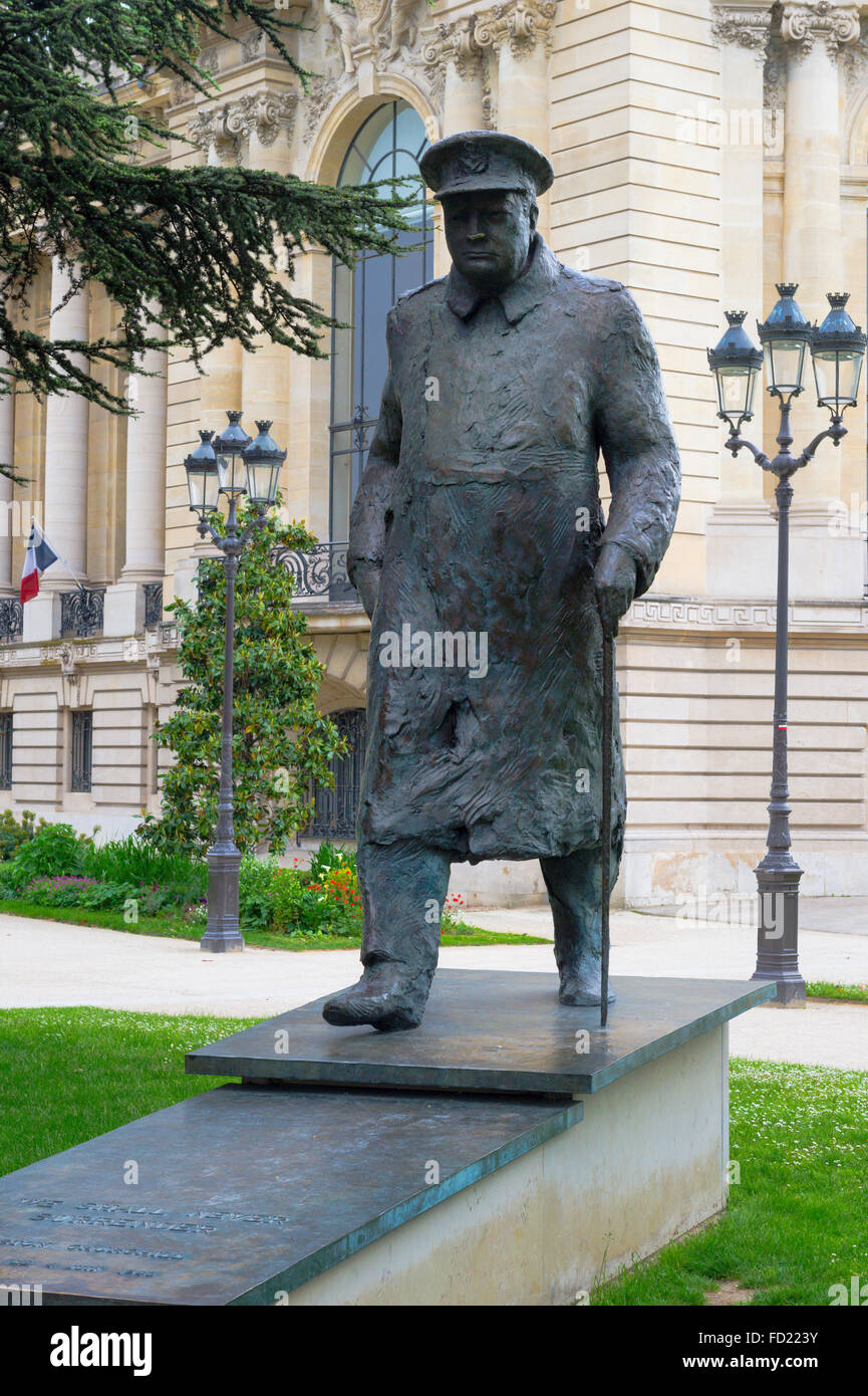 Winston Churchill statue, Petit Palais, Paris, France Banque D'Images