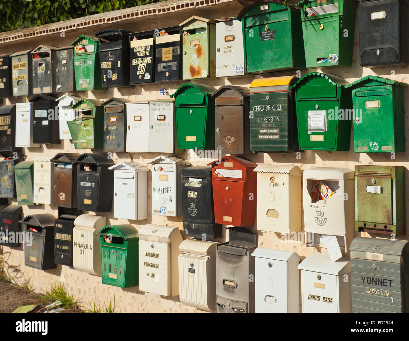 Mur de boîtes à lettres. Banque D'Images