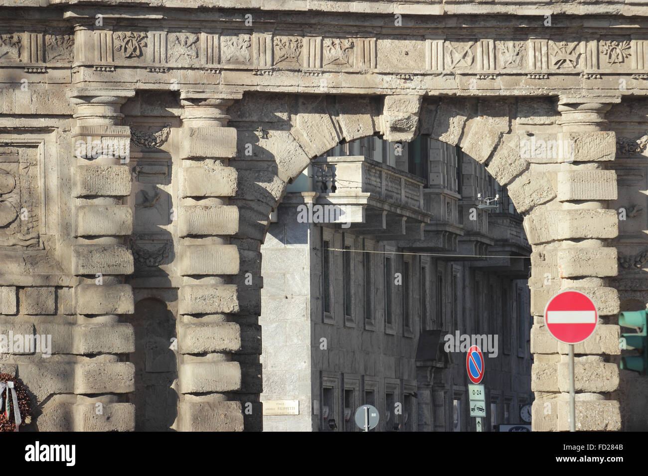 Détail de la porte Porta Romana, le 16e siècle arc monumental de Milan, Italie Banque D'Images