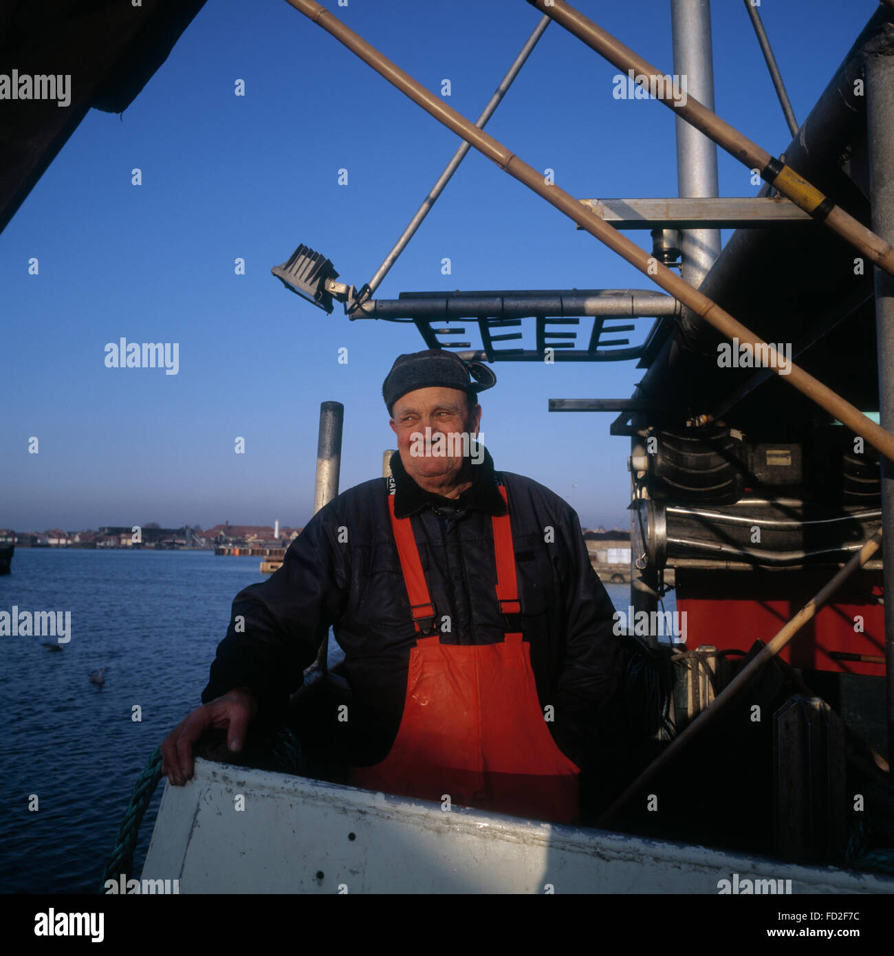 Les pêcheurs de morue au travail sur l'île de Borholm, Danemark pêcheur vétéran Erling Haunsgaard Banque D'Images