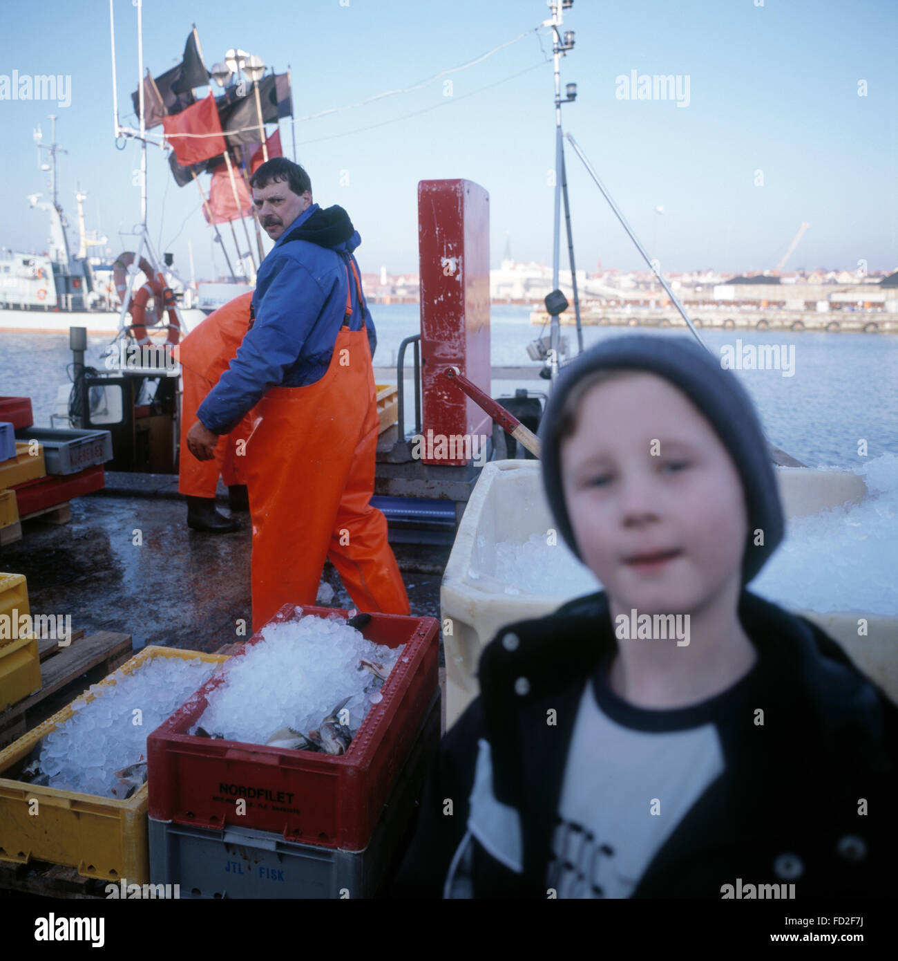 Les pêcheurs de morue au travail sur l'île de Borholm, Danemark Banque D'Images