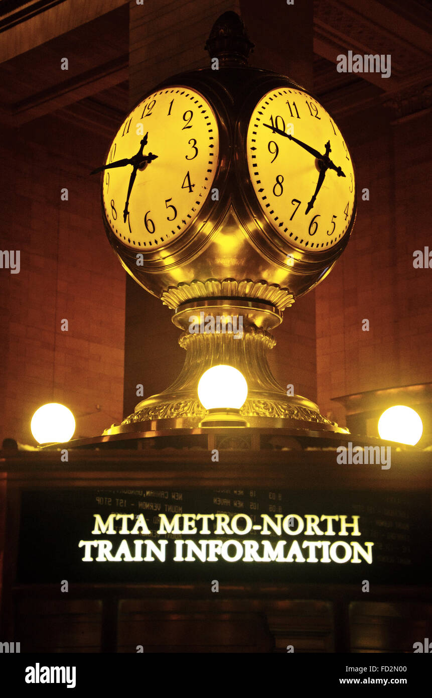 New York, USA : New York : réveil et de l'information Bureau de Grand Central Terminal, terminal ferroviaire de banlieue à la 42e Rue, monument emblématique de New York Banque D'Images