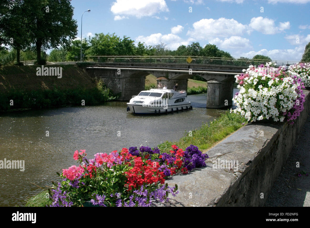 Canal de Nantes a Brest Bretagne France Photo Stock Alamy