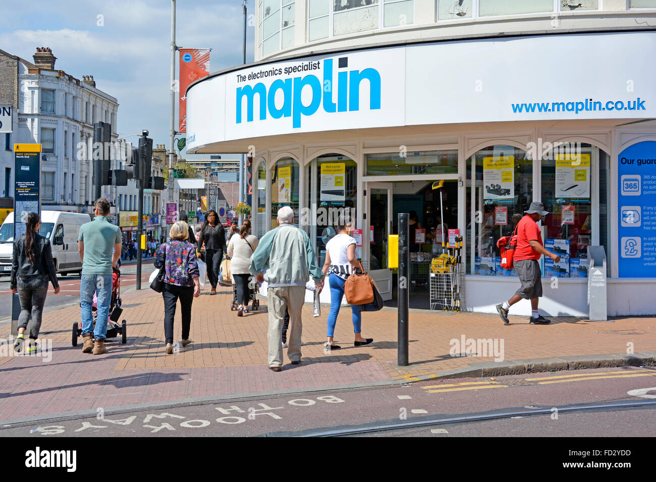 Maplin Electronics Gadgets et magasin informatique situé sur un coin du dans la région de Croydon Banque D'Images