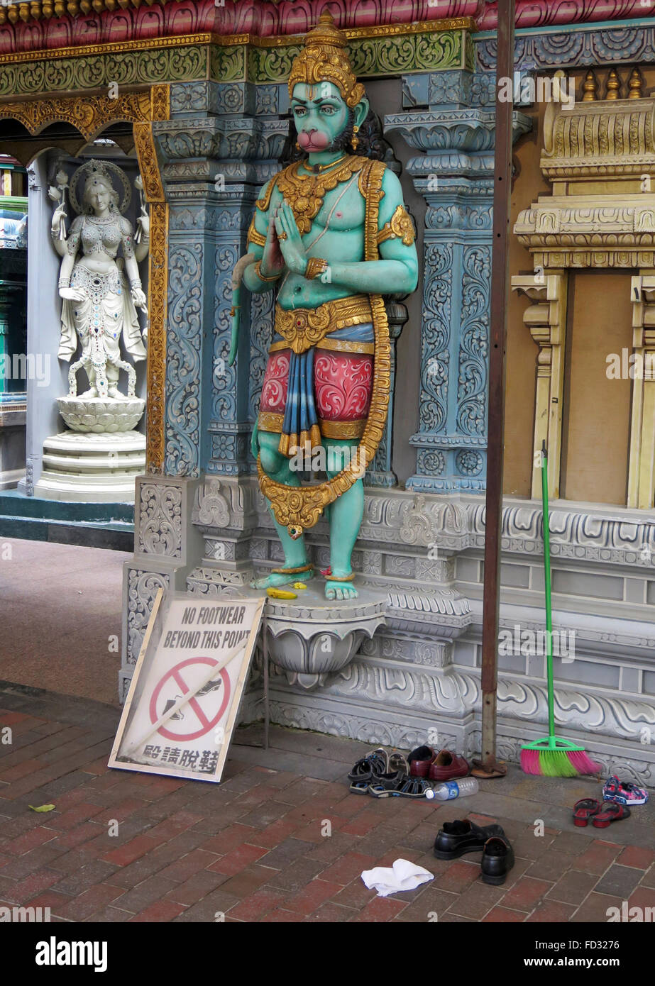 Statue d'extérieur de l'Hindou Dieu Singe Hanuman en dehors de Sri Krishnan Temple, Singapour, l'Asie Banque D'Images
