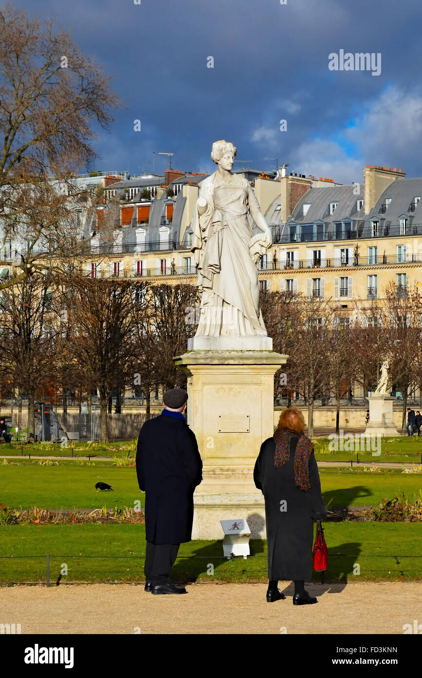 La comedie statue dans le jardin des tuileries Banque de photographies et d’images à haute