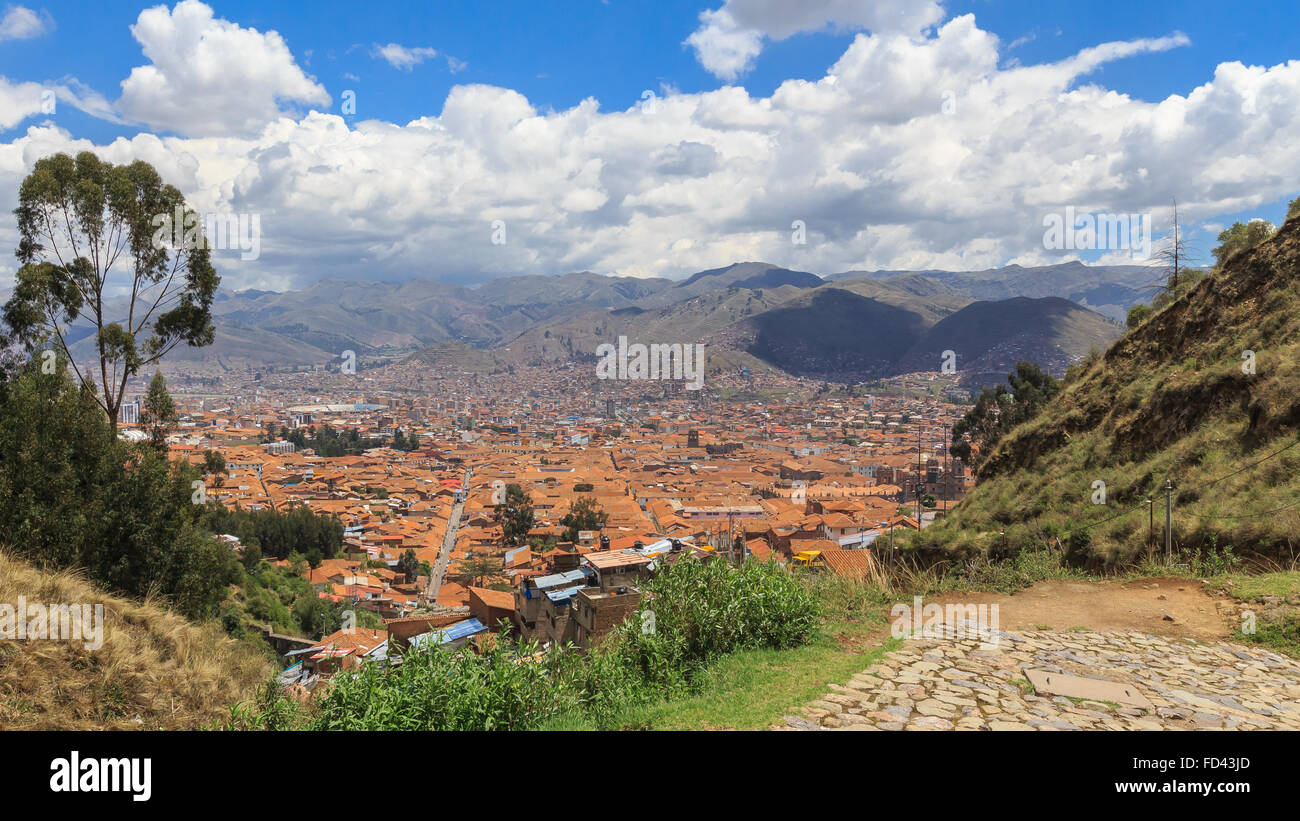 La ville de Cusco, Pérou depuis les montagnes autour de la ville Banque D'Images