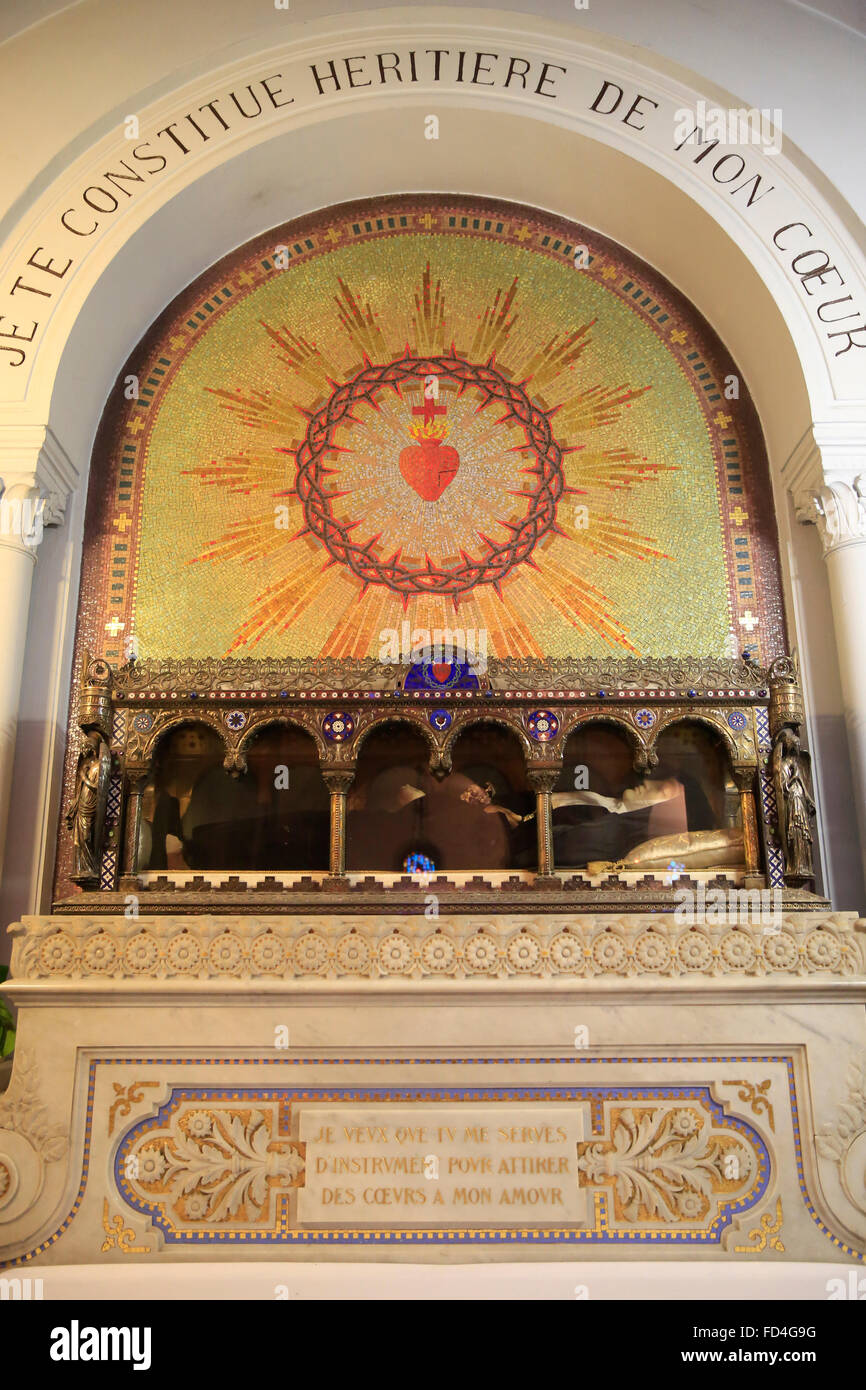 Chapelle de l'apparition. Sainte MargueriteMarie Alacoque reliquaire
