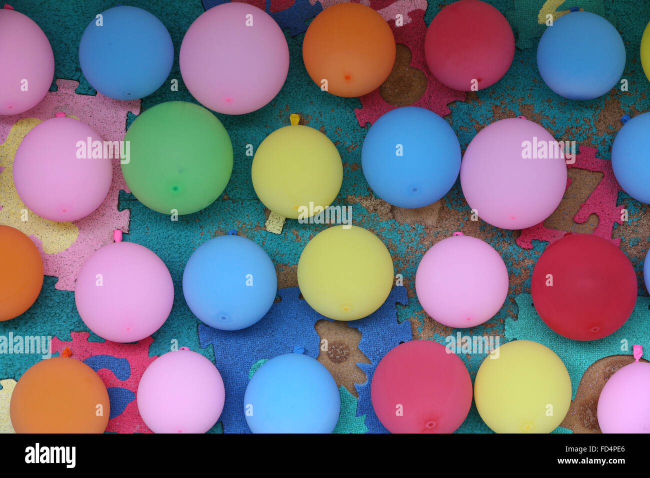 Ballons colorés. Banque D'Images