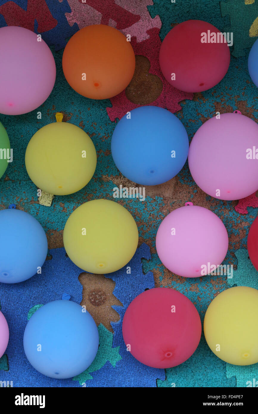 Ballons colorés. Banque D'Images