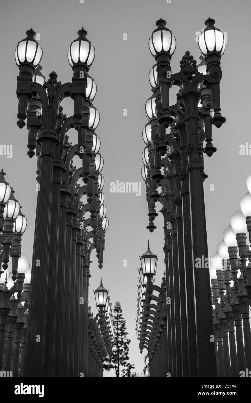 Les lumières en dehors des Los Angeles County Museum of Art Banque D'Images