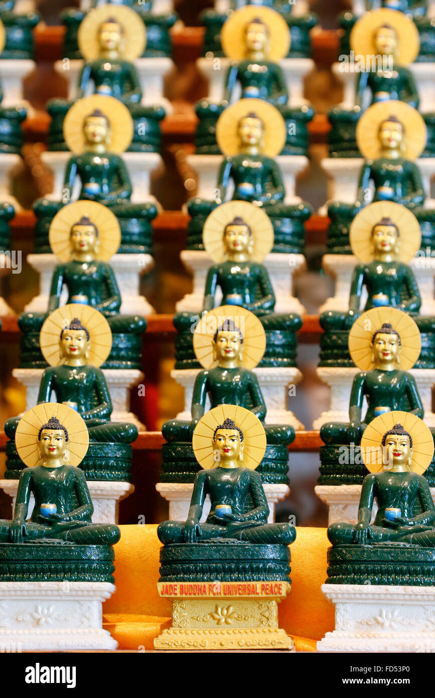 Tu un temple bouddhiste. Jade Buddha for universal peace. Banque D'Images