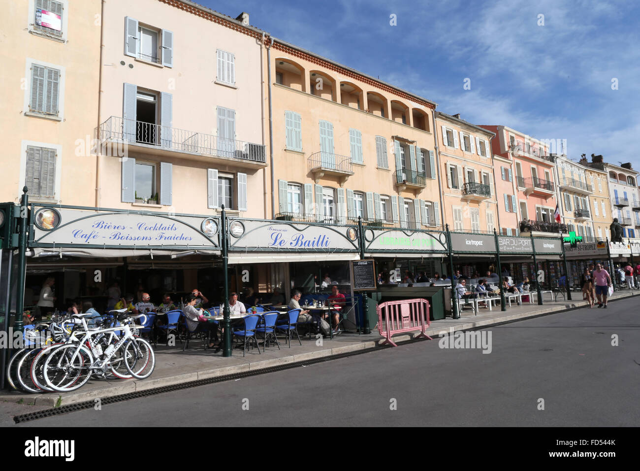 Saint Tropez, le vieux port, quai Jean Jaurès. Banque D'Images