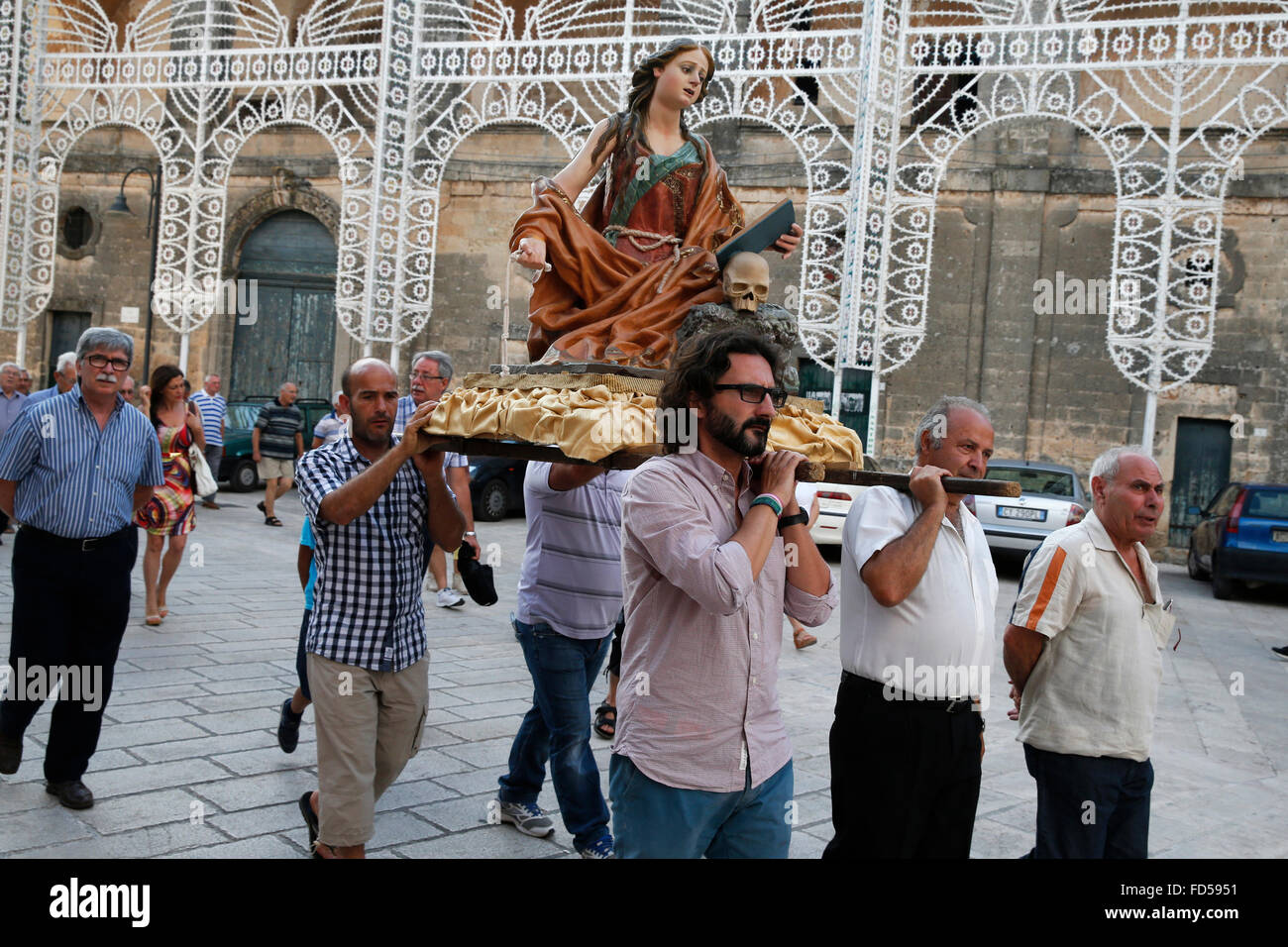 Procession catholique à Castiglione d'Otranto, Pouilles. Banque D'Images