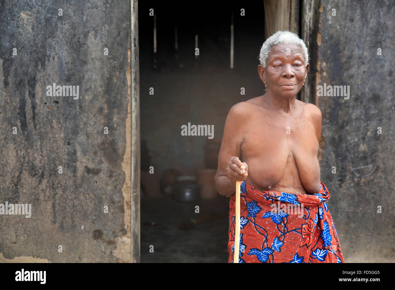 Vieille femme africaine. Banque D'Images
