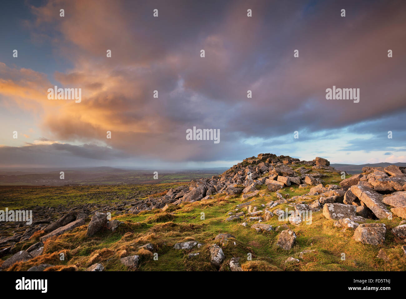 Sharpitor au coucher du soleil, Dartmoor National Park, Devon, Angleterre Banque D'Images