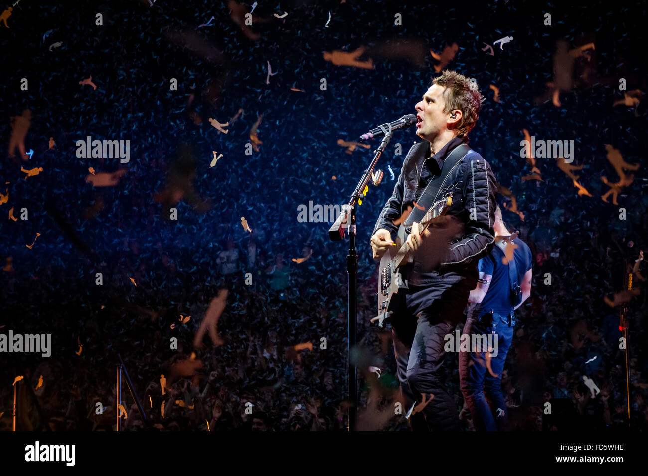 Matt Bellamy de Muse au Rogers Arena de Vancouver, BC, Canada le 10 décembre 2015 Banque D'Images