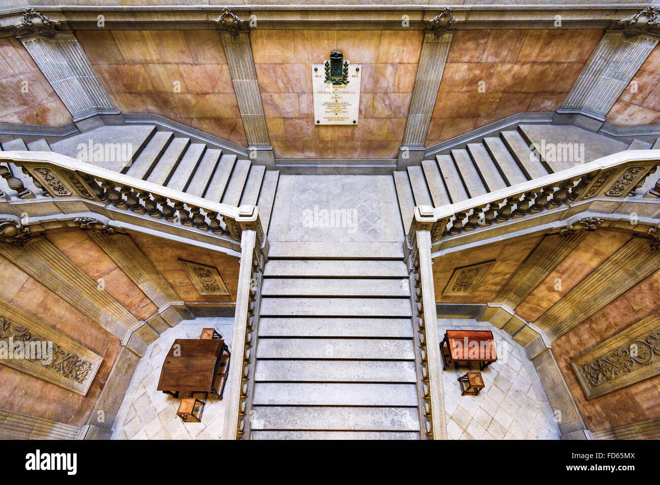 Escaliers dans le Palais de la Bourse (Palais de la bourse) à Porto, Portugal. Banque D'Images