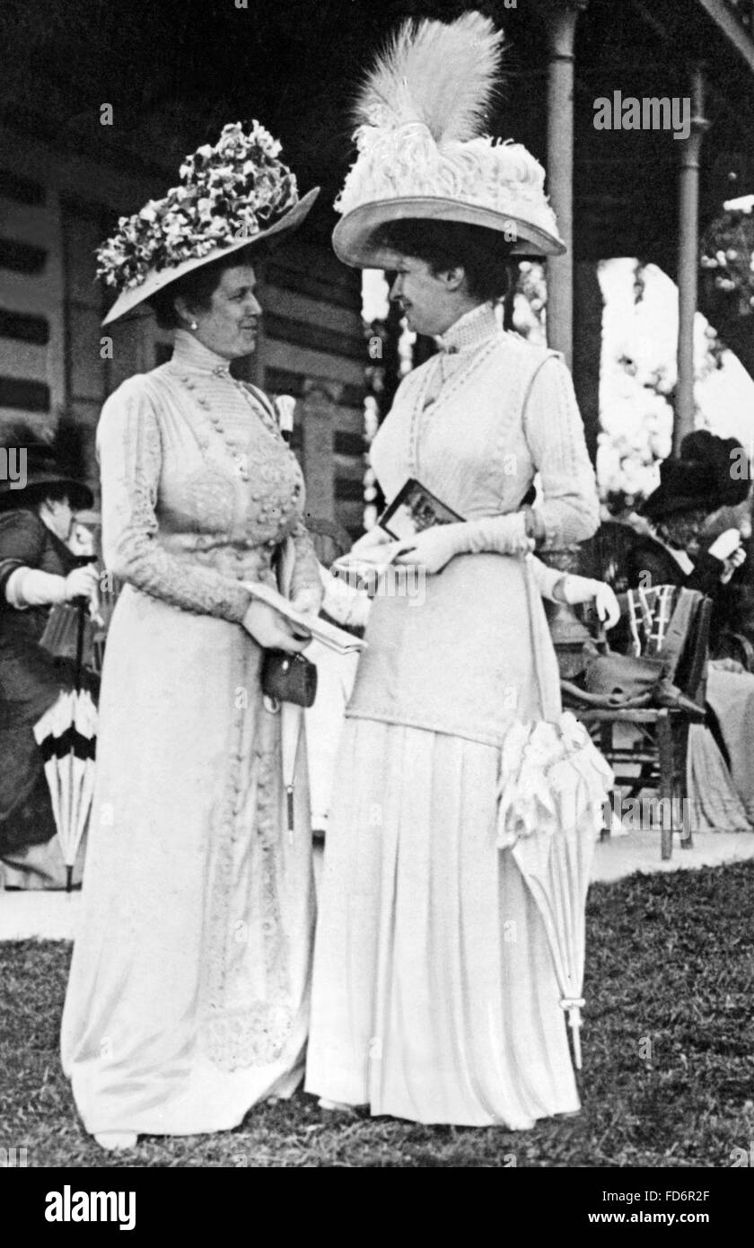La mode pour femmes, 1910 Photo Stock - Alamy
