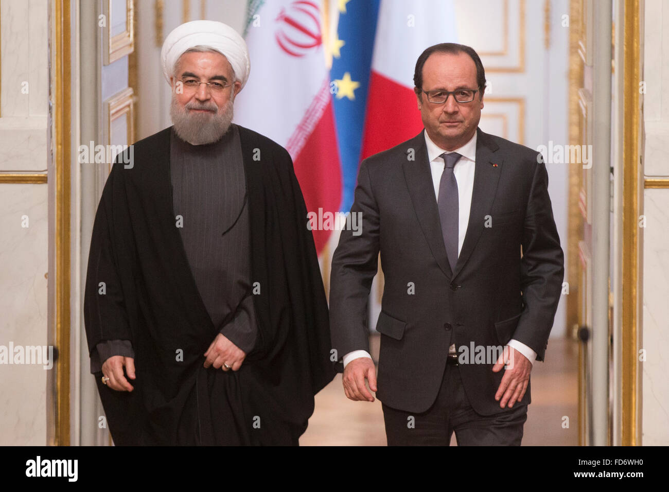 Paris, France. 28 janvier, 2016. Le Président français François Hollande(R) et le président iranien Hassan Rohani assister à une conférence de presse conjointe à l'Elysée à Paris, France, le 28 janvier 2016. Le Président français François Hollande a déclaré jeudi qu'il était possible de négocier une transition politique en Syrie en dépit de retards possibles dans les pourparlers visant à mettre fin à la guerre civile, le pays arabe déchiré par les conflits. © Theo Duval/Xinhua/Alamy Live News Banque D'Images