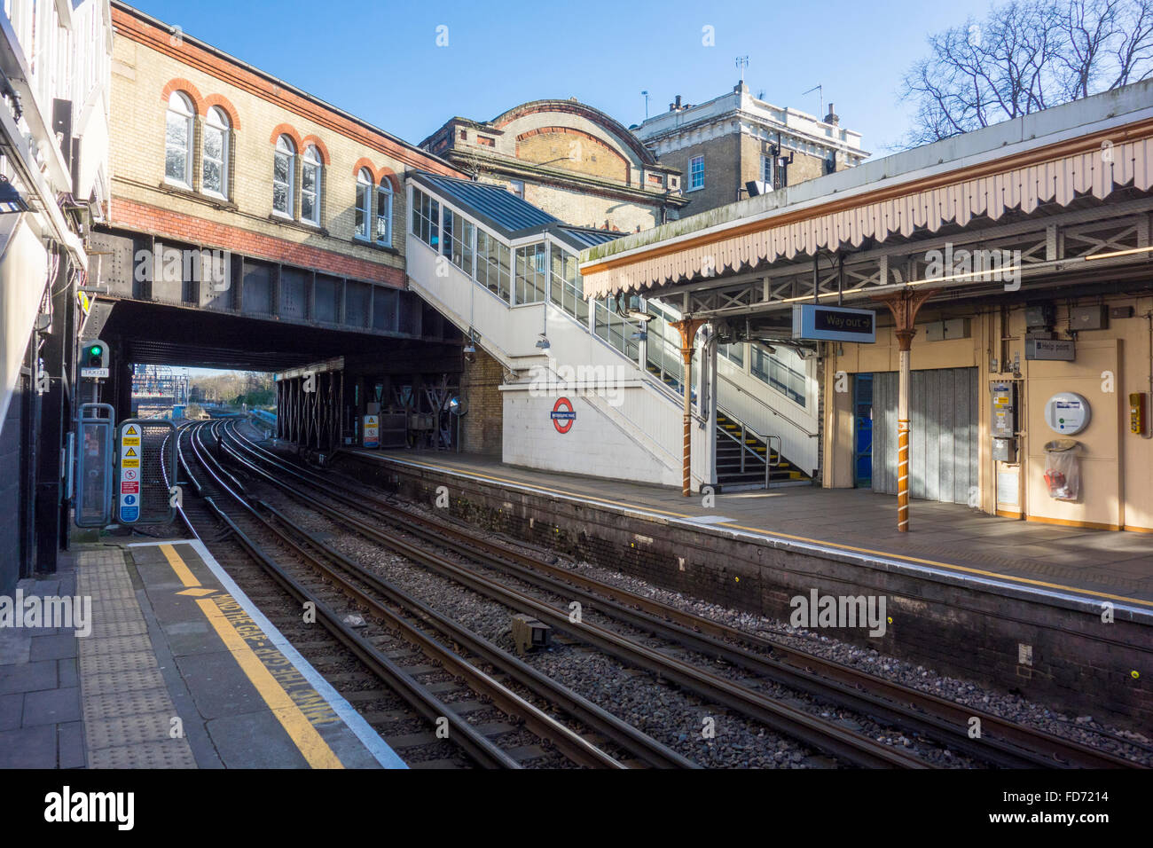 La station de métro Westbourne Park Photo Stock - Alamy