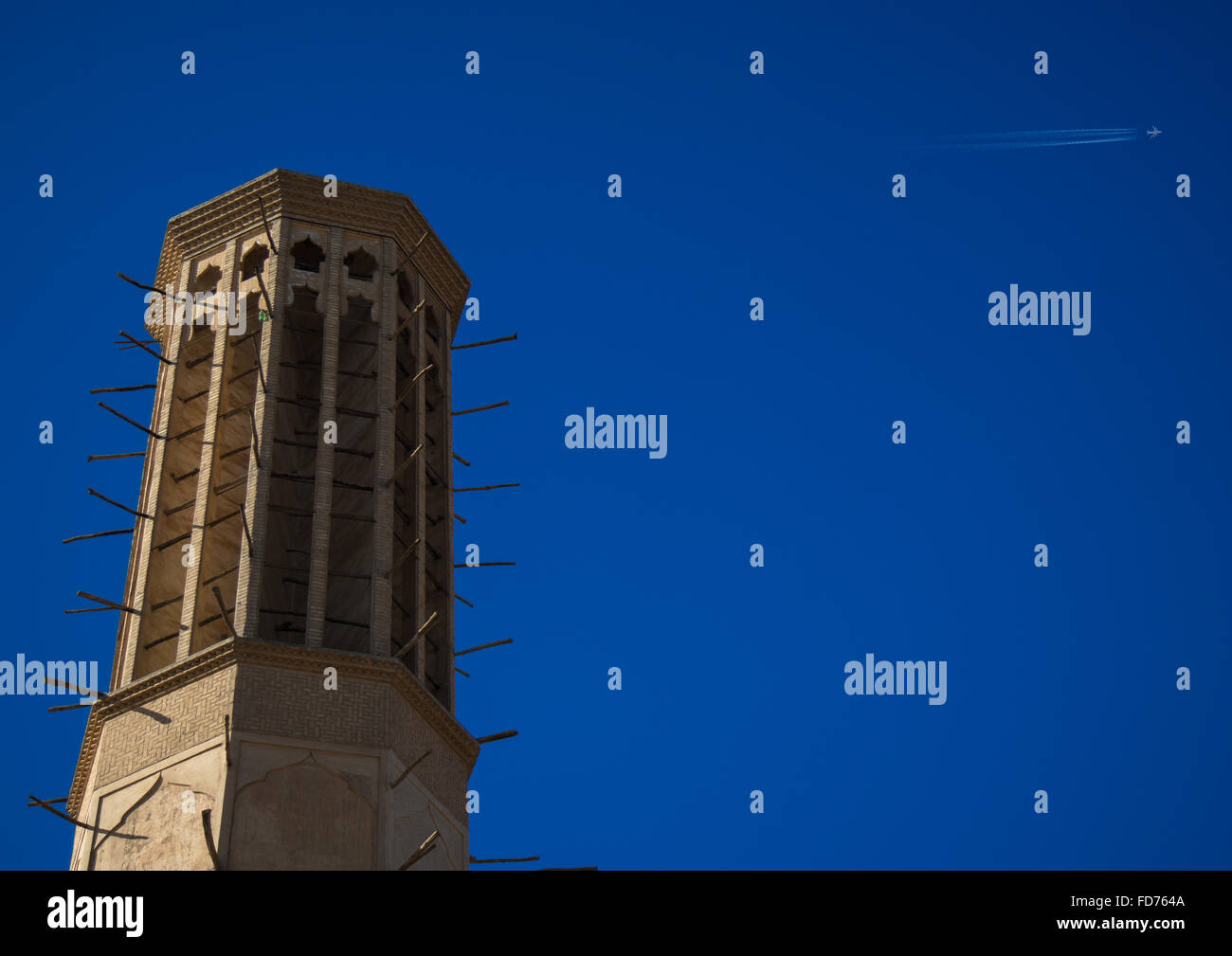La tour du vent debout au-dessus de 33 mètres de dolat abad Garden, Central County, Yazd, Iran Banque D'Images
