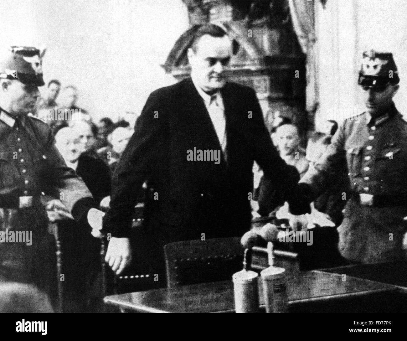 Josef Wirmer devant le tribunal populaire de Berlin, 1944 Banque D'Images