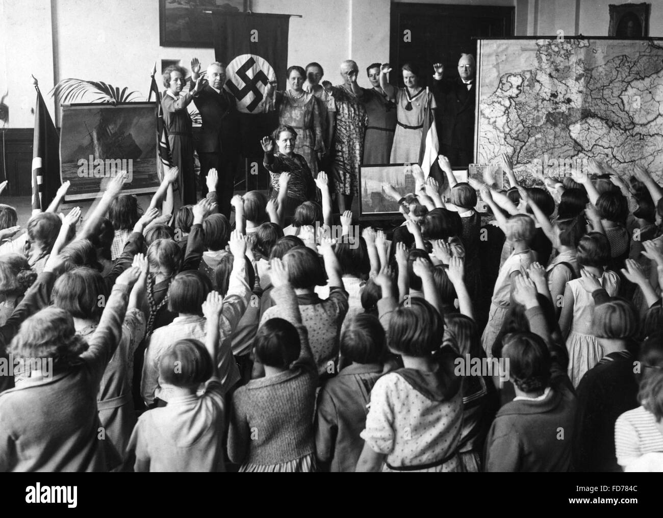 Manifestation contre le Traité de Versailles dans une école à Berlin, 1933 Banque D'Images