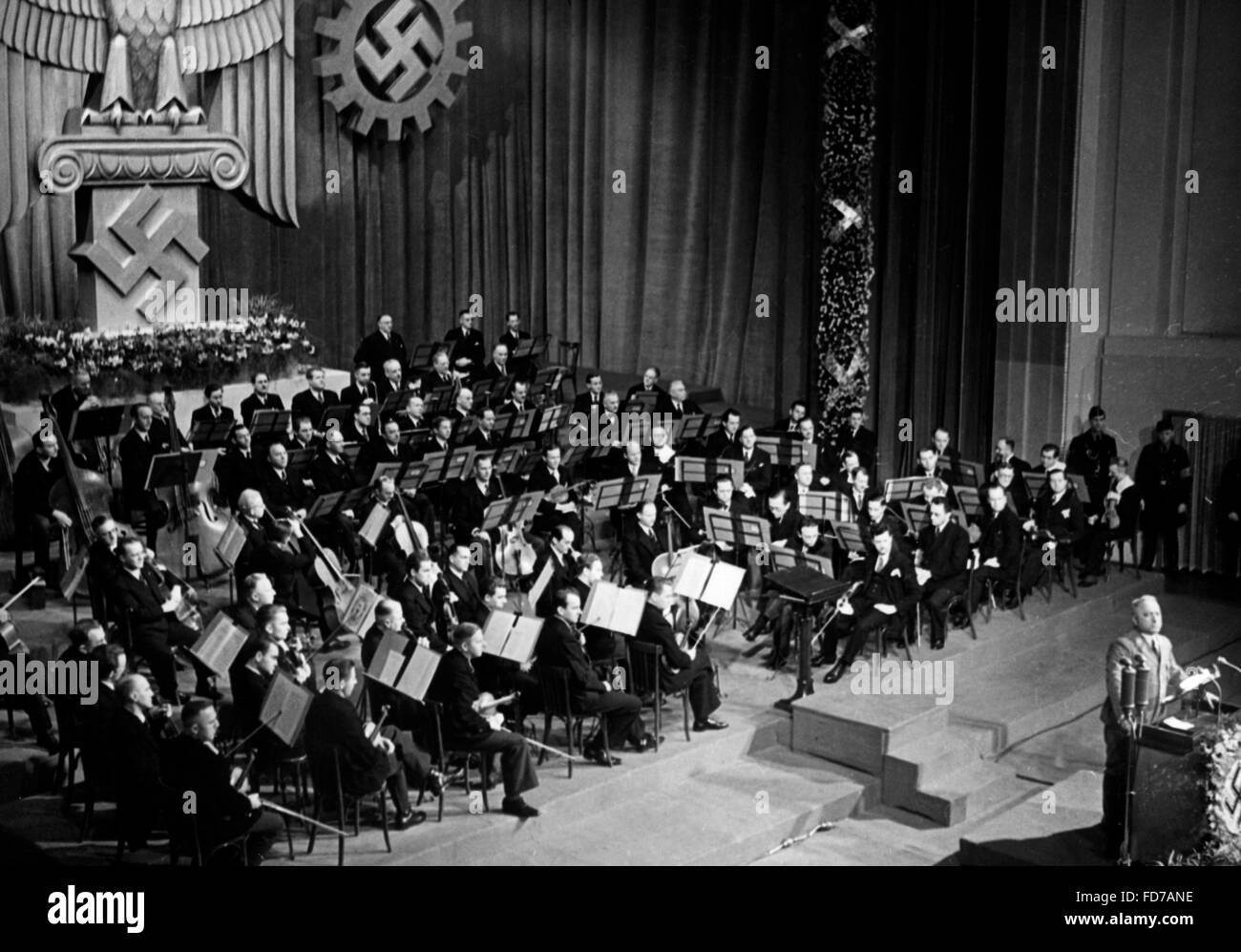 Robert Ley à la réunion annuelle conjointe de la chambre de Reich et de la culture à Berlin, 1937 KDF Banque D'Images