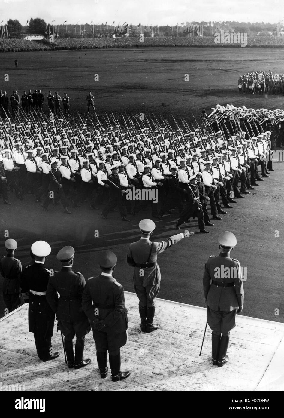 Hitler, Blomberg, Raeder, Fritsch, Goering et de la Kriegsmarine le jour de la Wehrmacht, 1935 Banque D'Images