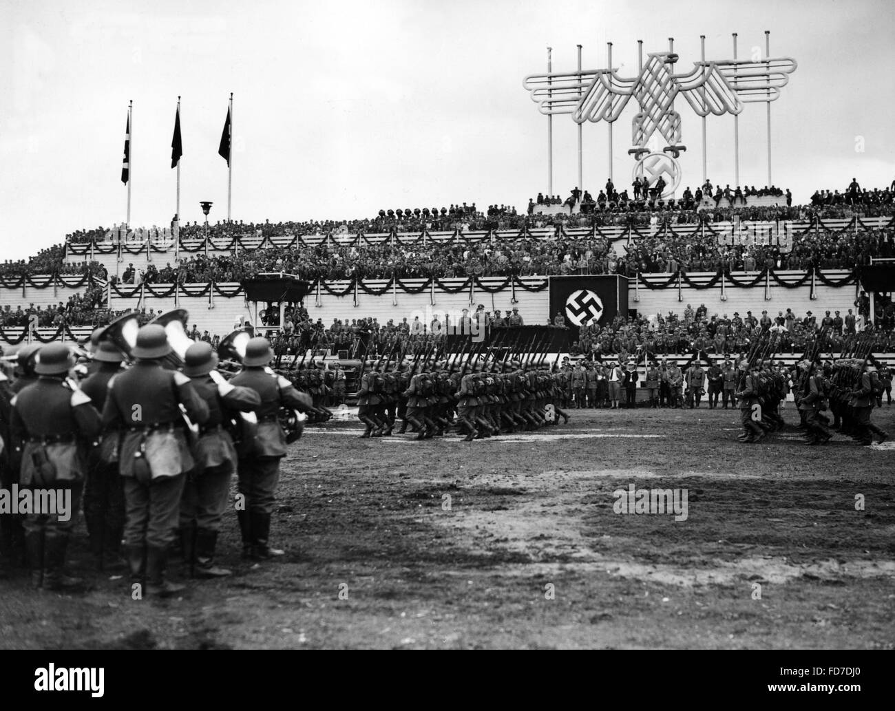 Mars de l'infanterie avant de Werner von Blomberg à Nuremberg, 1934 Banque D'Images